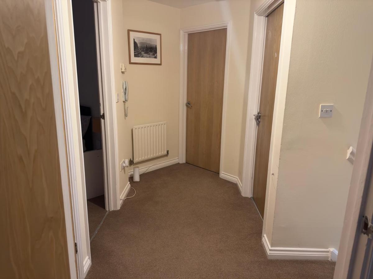 Lovely 2 Bedroom Family Holiday Home Thamesmead  Esterno foto