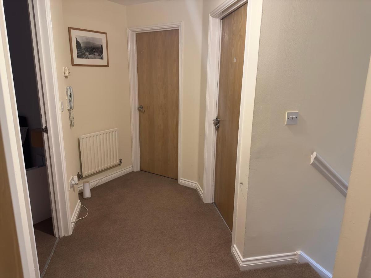 Lovely 2 Bedroom Family Holiday Home Thamesmead  Esterno foto