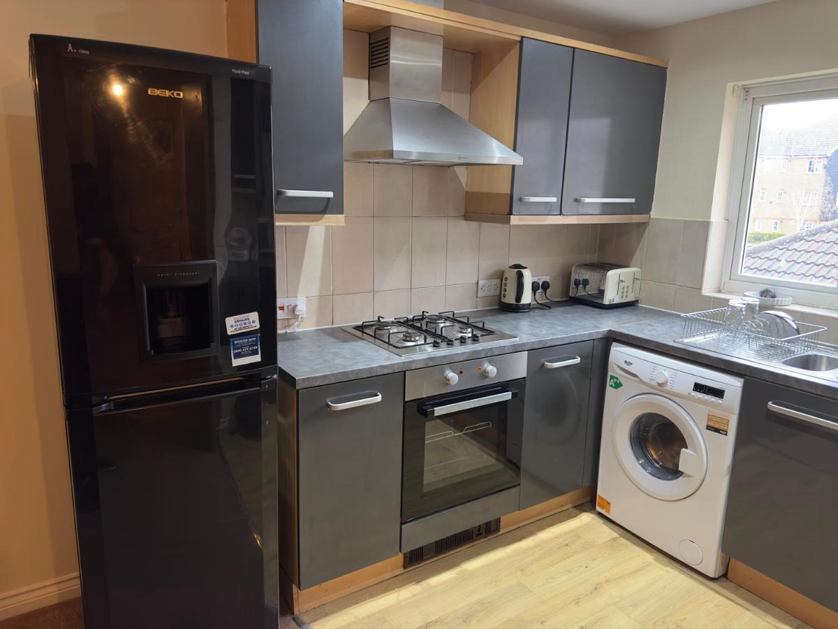 Lovely 2 Bedroom Family Holiday Home Thamesmead  Esterno foto