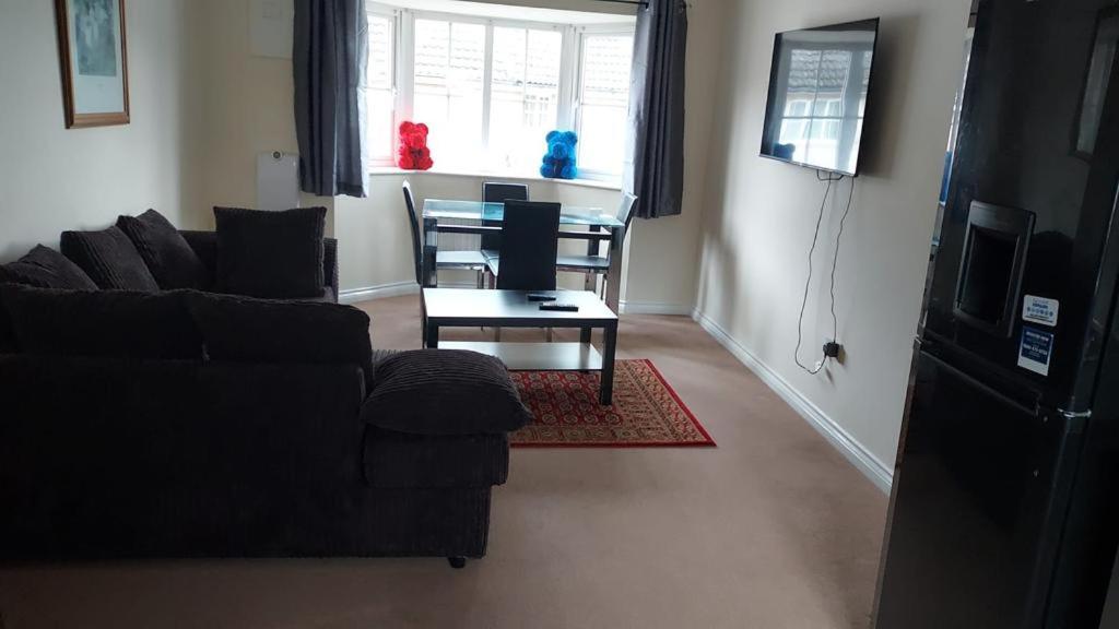 Lovely 2 Bedroom Family Holiday Home Thamesmead  Esterno foto